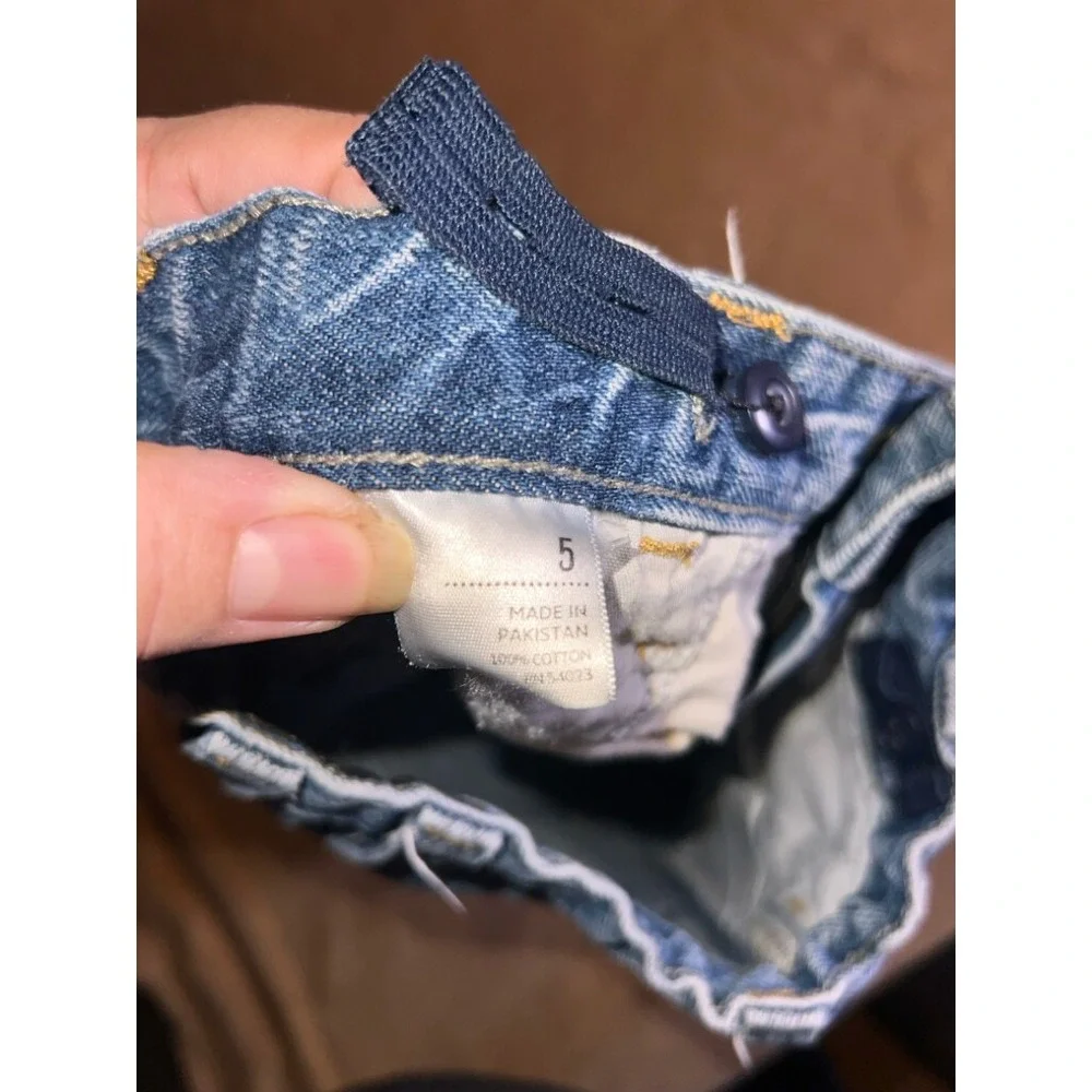 Old Navy step into